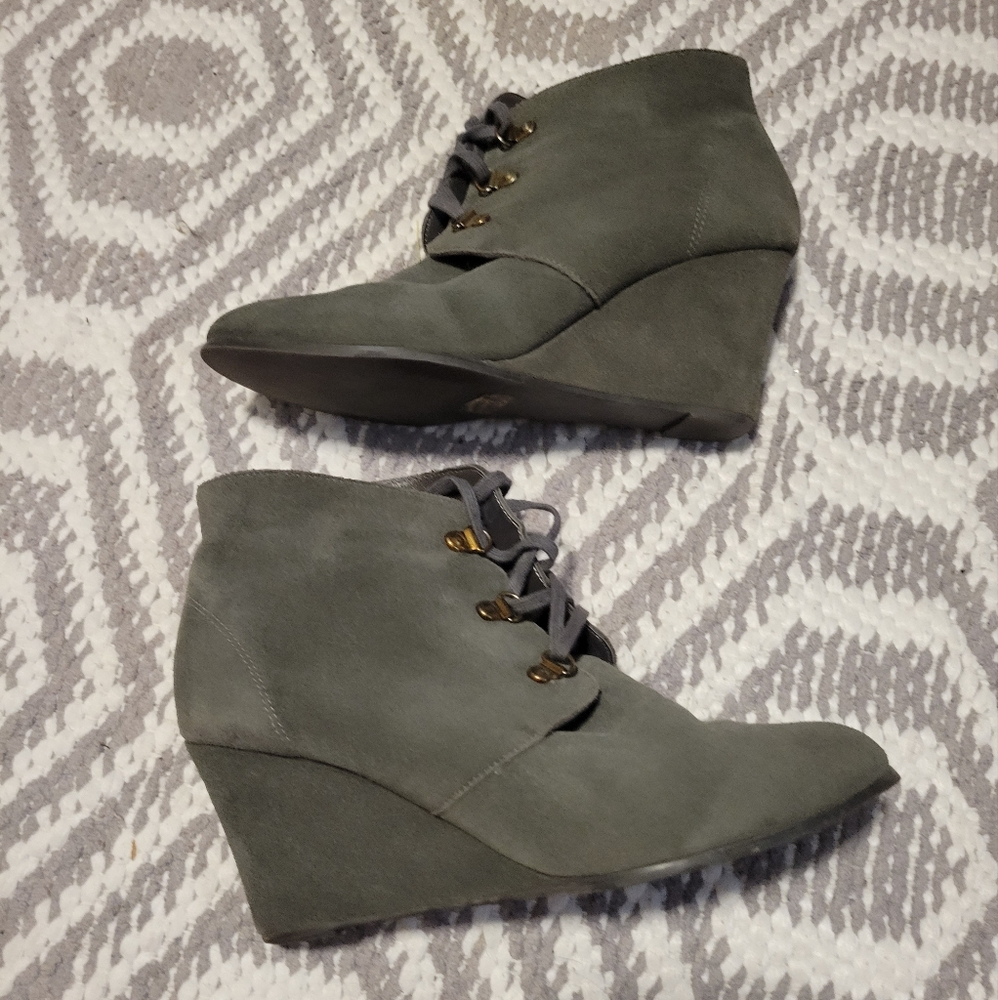 CLOSET CLOSING 💥 Wedge Bootie